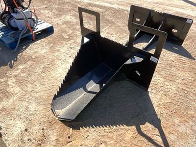 KC 40 Inch Tree Spade Bucket, Universal Skid Steer Mount