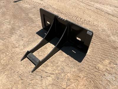 KC Universal Skid Mount Skid Steer Attachment