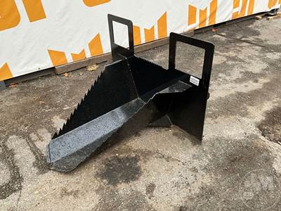 KC 40 Inch Universal Skid Steer Mount Attachment