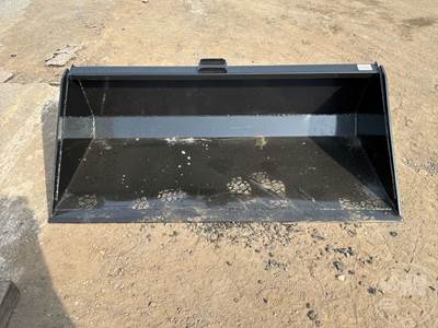 KC 72 Inch Universal Skid Steer Mount Attachment