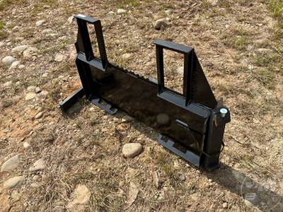 Unused KC 42 Inch Forks with Mast, Universal Skid Steer Mount