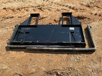 KC 42" Forks with Mast, Universal Skid Steer Mount
