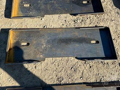 Used KC Universal Skid Steer Mounting Plate