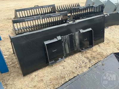 KC Universal Skid Mount Skid Steer Attachment