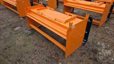 KC 68 Inch Universal Skid Steer Mount Attachment