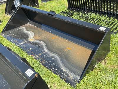 KC 90 Inch Bucket with Cutting Edge Skid Steer Attachment, Universal Skid Mount