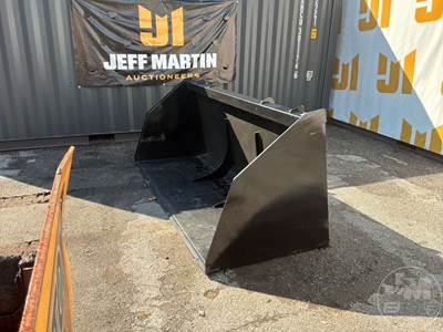 Used KC QT-BFB-102 102 Inch Oversized Skid Steer Bucket, Universal Skid Mount