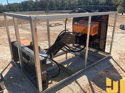 Unused Landhonor ABC-13-125A 42" Universal Skid Steer Mount Attachment