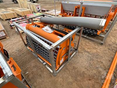 LANDHONOR DCM-11-250G Skid Steer Attachment