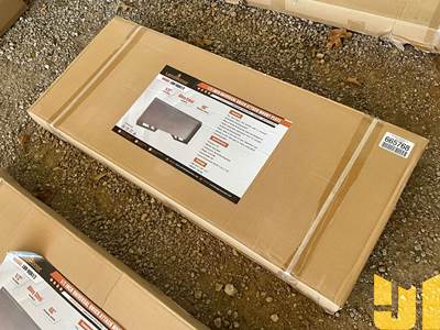 Unused Landhonor LHR-UQA1/2 46" Universal Skid Steer Mounting Plate