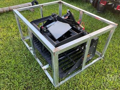 Unused 2026 LANDHONOR MGB-72-44W 44" Single Cylinder Grapple Bucket, Mini Skid Steer