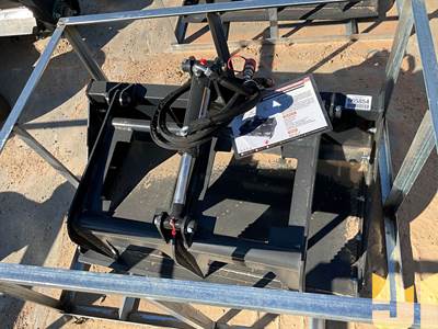 Unused LANDHONOR MGB-72-44W 44 Inch Single Cylinder Grapple Bucket, Mini Skid Steer Mount
