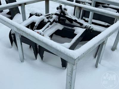 LANDHONOR MGB-72-44W GRAPPLE BUCKET Skid Steer Attachment