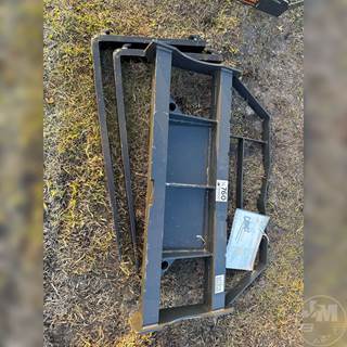 LANDHONOR MPF-11-2000G Skid Steer Attachment