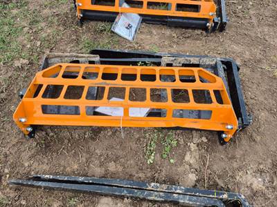 LANDHONOR PF-11-3500G Skid Steer Attachment