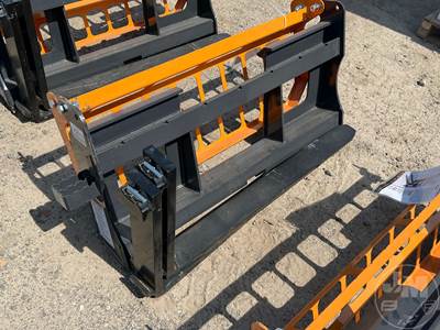 2025 LANDHONOR PF-11-3500G 48" Forks with Mast, 4000 lb Frame Capacity