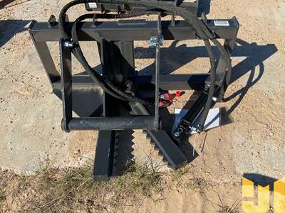 Unused 2026 LANDHONOR TP2-13-08D Post Puller Skid Steer Attachment, Max Opening 12"