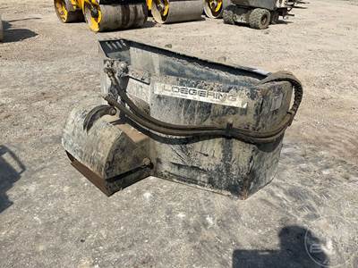 LOEGERING MUD BUCKET 68-P2-200 Skid Steer Attachment