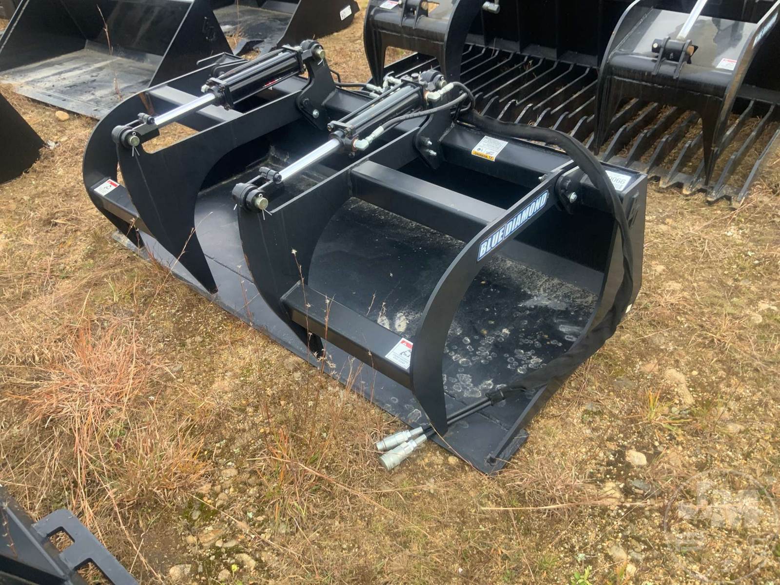 Blue Diamond Grapple Bucket, 66" Light Duty, Dual Clamps SN 140338 For