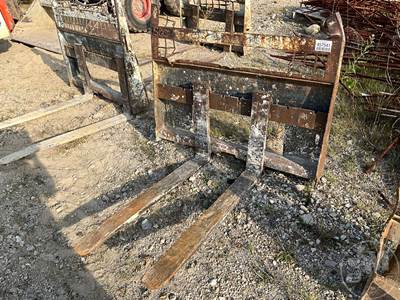 Forks 42 Inches, Used, 1600 LB Capacity