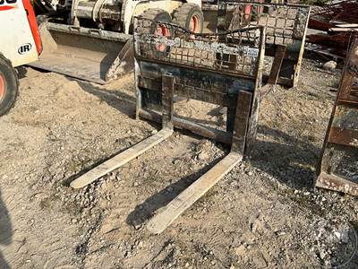 Forks 42 Inches, Used, 1600 LB Capacity