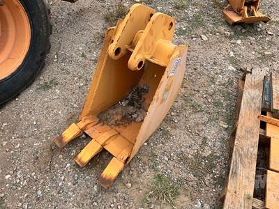12 Inch Tooth  Bucket, Fits Case Backhoe Attachment