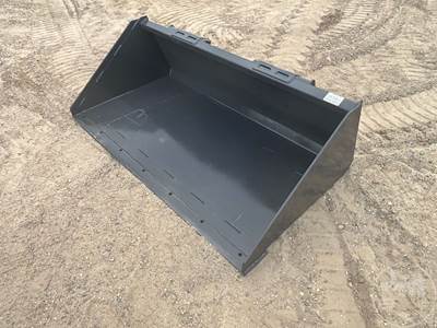 Wolverine 67" Smooth Bucket, Universal Skid Mount