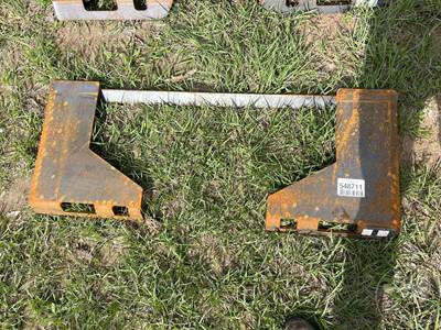 Wolverine Universal Skid Steer Mounting Plate