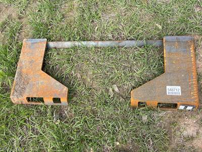 Wolverine Universal Skid Steer Mounting Plate