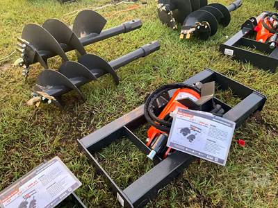 Wolverine ADB-13-1218R Hydraulic Auger, Universal Skid Steer Mount, 12" & 18"