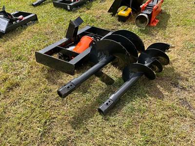 Wolverine ADB-13-1218R Hydraulic Auger Skid Steer Attachment, Universal Mount