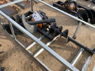 Wolverine ADB-13-1218R HYDRAULIC AUGER ATTACHMENT Skid Steer Attachment