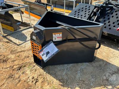Wolverine CCT-11-148V 42 Inch Universal Skid Mount Skid Steer Attachment