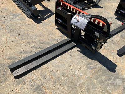 Wolverine PFA-11-3300G 48.5" Hydraulic Adjustable Pallet Forks, Mini Skid Steer Mount