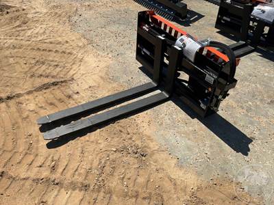 Wolverine PFA-11-3300G 48.5" Hydraulic Adjustable Pallet Forks, Mini Skid Steer Mount