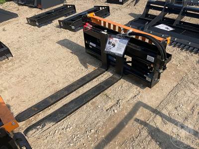 Wolverine PFA-11-3300G Skid Steer Forks w/ Hydraulic Positioner, 48"
