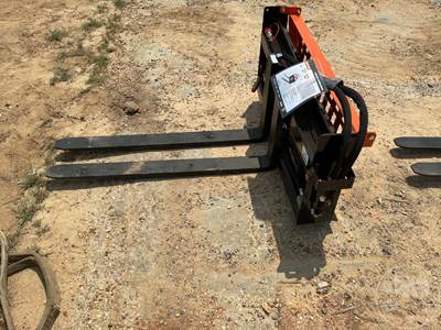 Wolverine PFA-11-3300G Skid Steer Pallet Forks 48 in 4000 lb Hydraulic Positioner