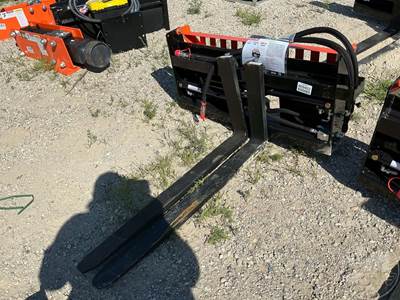 Wolverine PFA-11-3300G Hydraulic Adjustable Forks Skid Steer Attachment, Universal Skid Mount