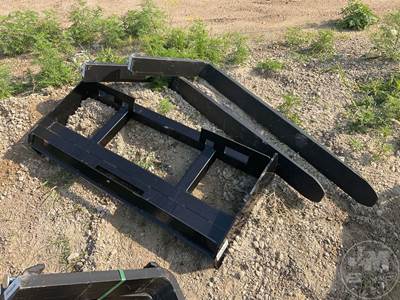 Wolverine PFF2-13-45W Universal Skid Mount, 48" Fork Length