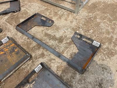 Unused Wolverine QMP1-16-10T Universal Skid Steer Mount Attachment