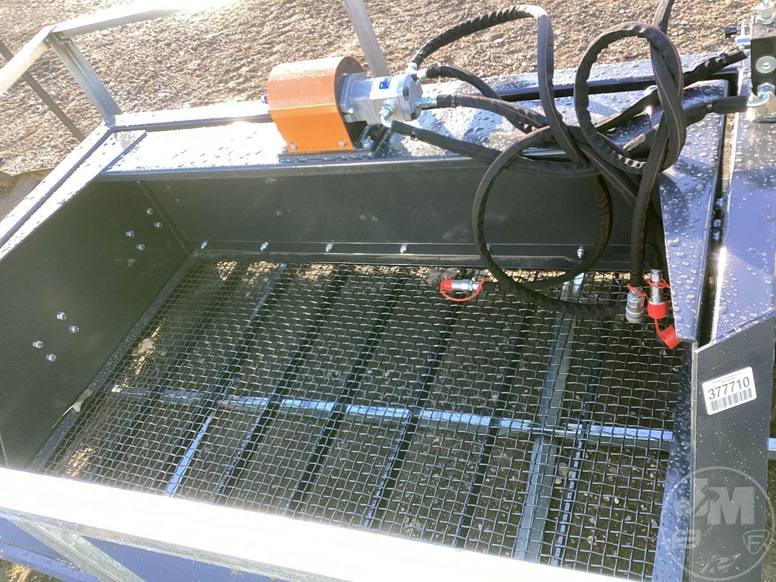 2023 Wolverine SB1272W HYDRAULIC VIBRATORY SCREENING BUCKET Skid