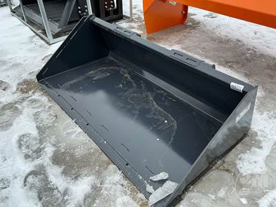 Wolverine TDB-11-72W SMOOTH BUCKET Skid Steer Attachment