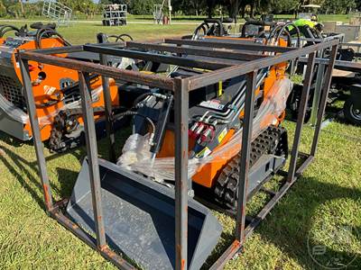 LANDHONOR LHR-ME380x2 Mini Skid Steer