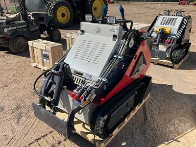 PC28H-6 Track Skid Steer