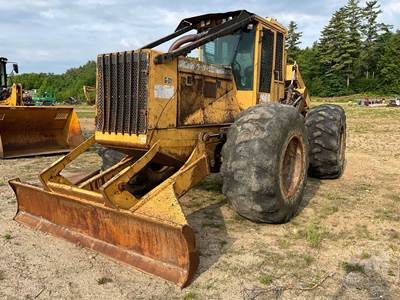 John Deere 748G Skidder