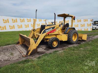 John Deere 210LE Skip Loader
