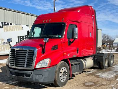 Freightliner Cascadia Sleeper Semi Truck
