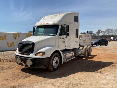 Freightliner Columbia Sleeper Semi Truck