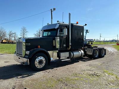 Freightliner Sleeper Semi Truck
