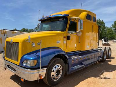 International 9400i Sleeper Semi Truck